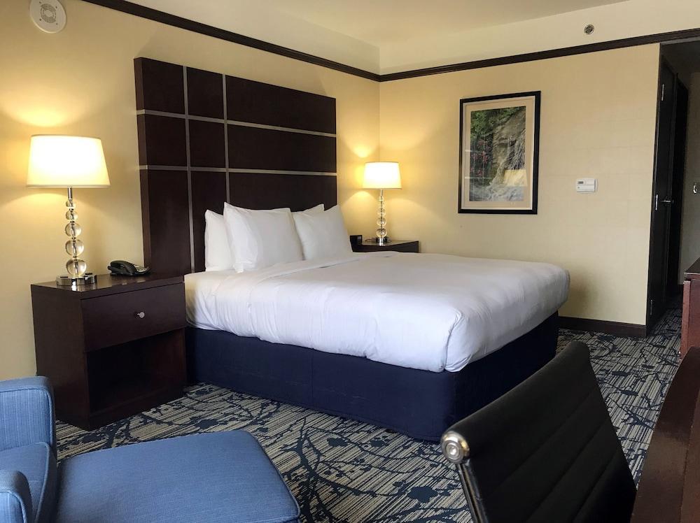 Hilton Asheville Biltmore Park Bagian luar foto