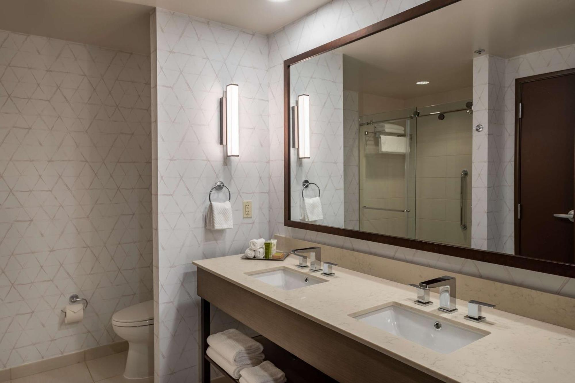 Hilton Asheville Biltmore Park Bagian luar foto