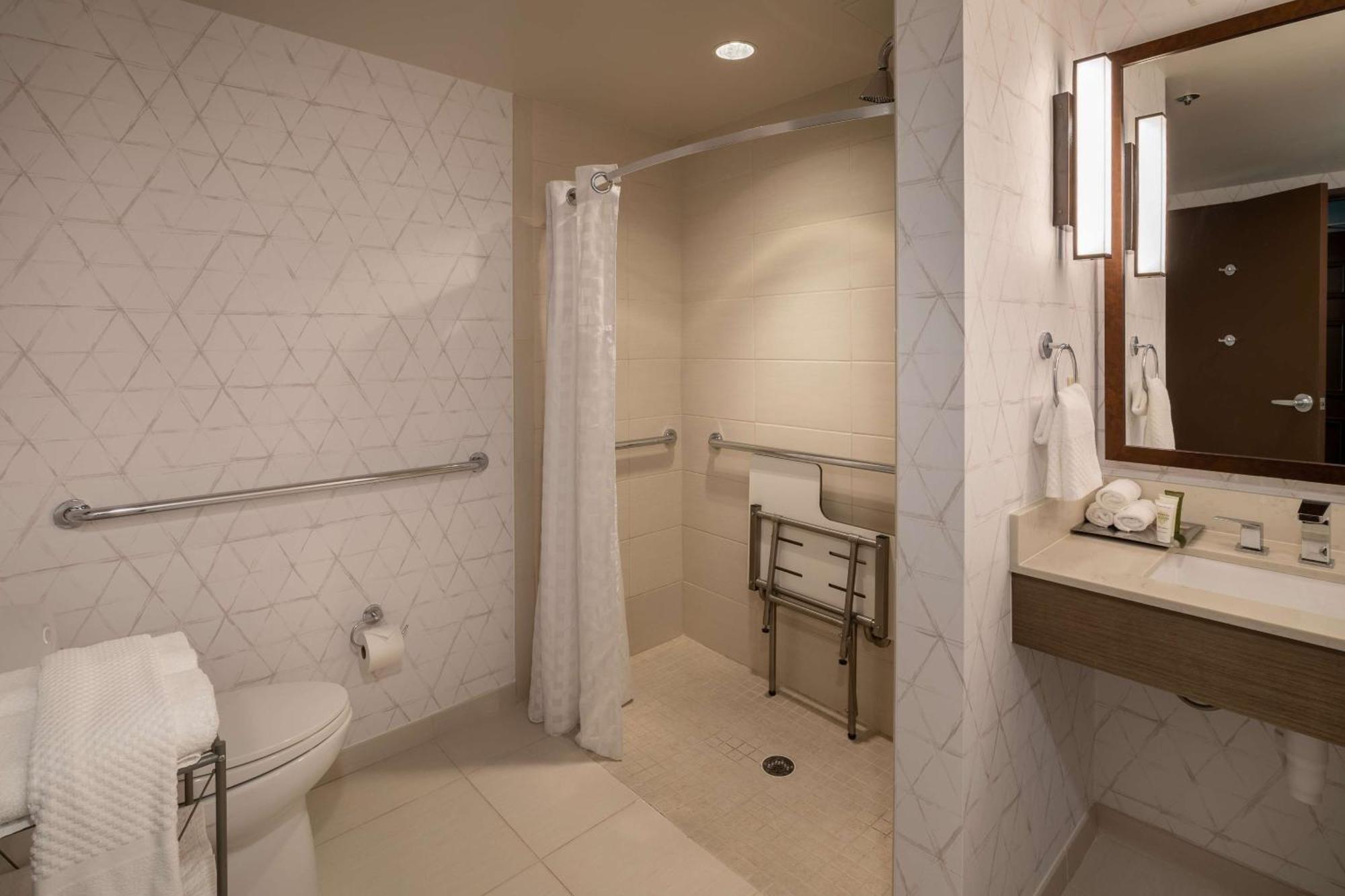 Hilton Asheville Biltmore Park Bagian luar foto